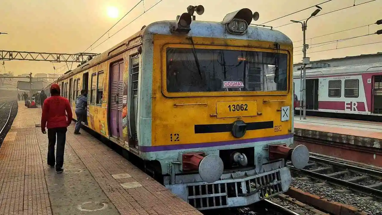 local-train-eastern-railway